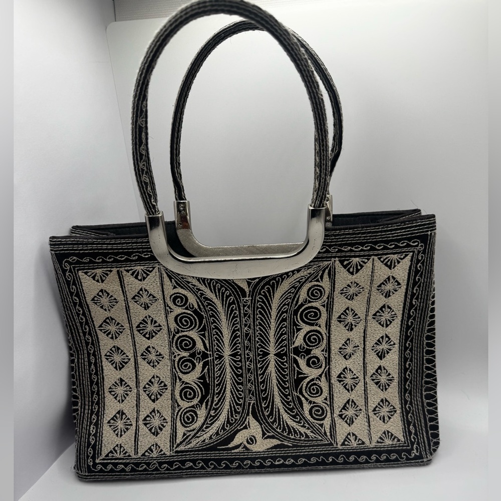 Laga Handmade Handbag Vegan Embroidered